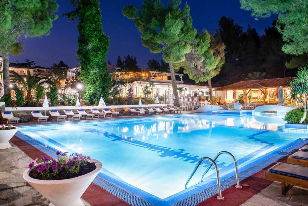 8 nap/7 éjszaka a Chalkidiki-félszigeten 2 fő részére, félpanziós ellátással, medencehasználattal - Porfi Beach Hotel 8 nap/7 éjszaka a Chalkidiki-félszigeten 2 fő részére, félpanziós ellátással, medencehasználattal - Porfi Beach Hotel