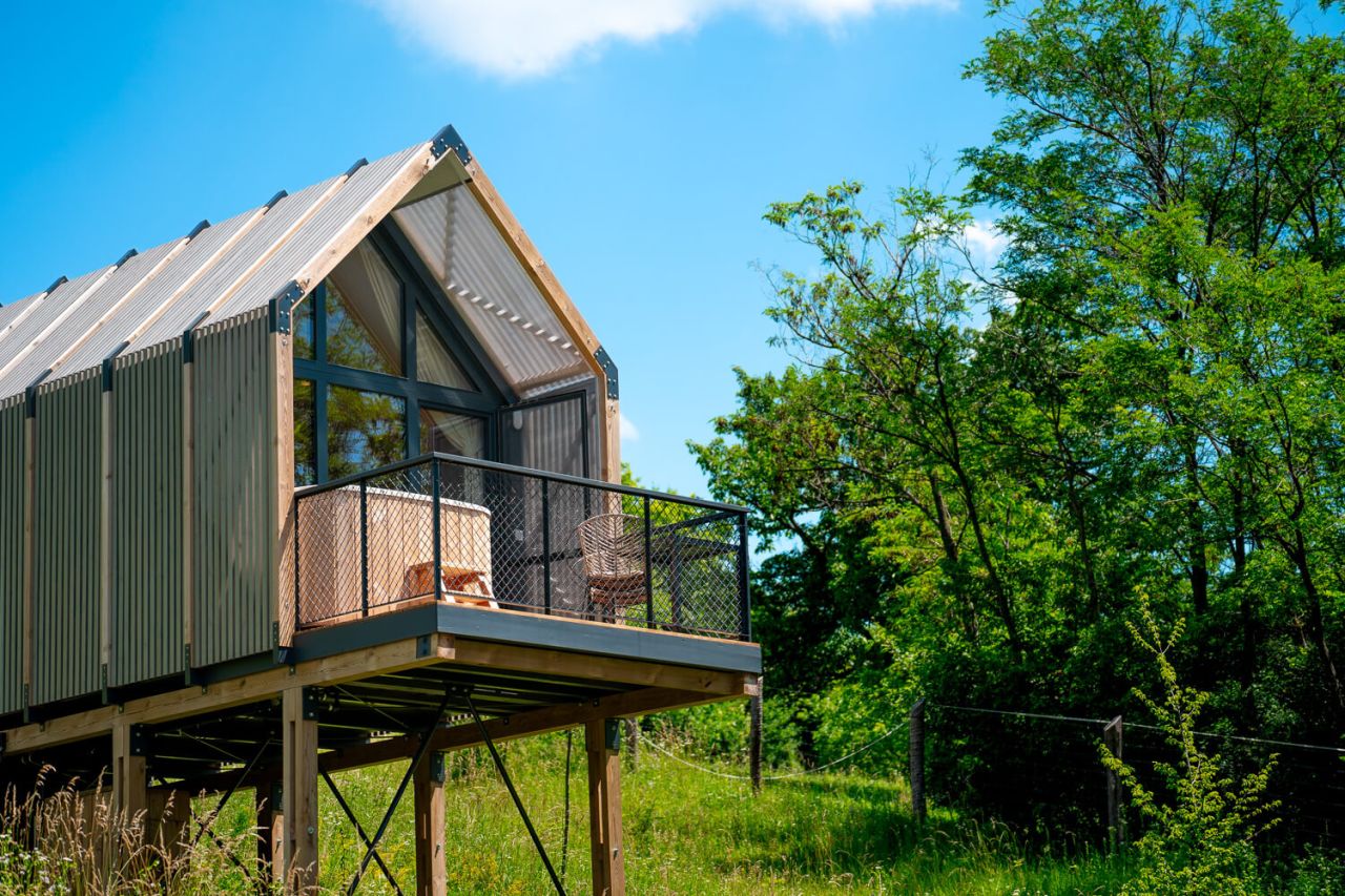 Két éj pihenés panorámás prémium kabinházban - Stagland Cabins Hosszúhetény